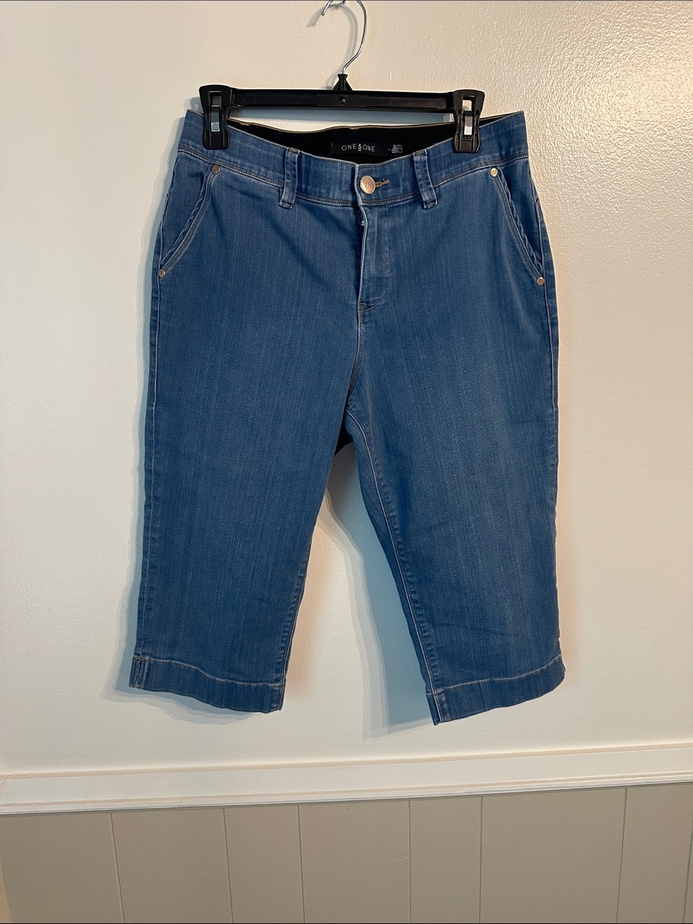 one 5 one Women's Denim Capris Goddess Fit Size 8/29